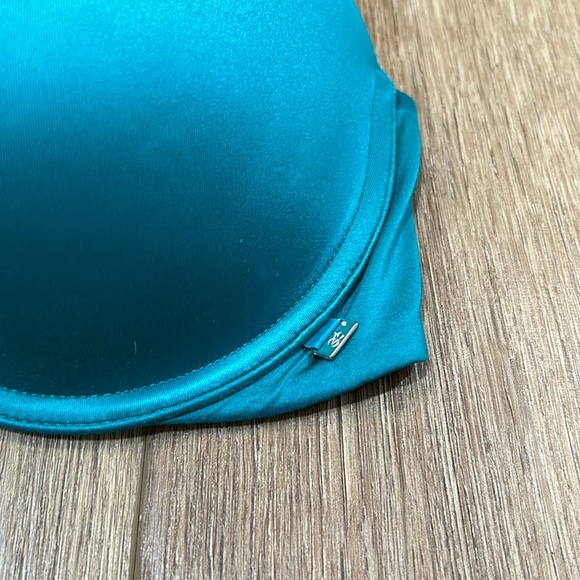 Voctoria secret bra - Picture 2 of 4